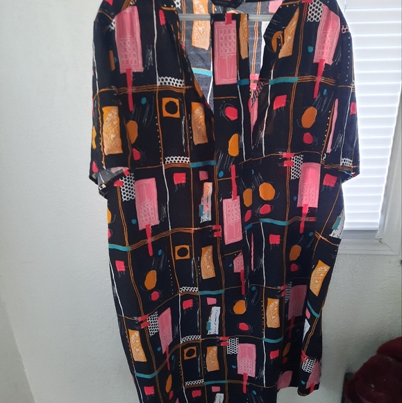 V Neck Patterned Tunic w Belt - Picture 1 of 3